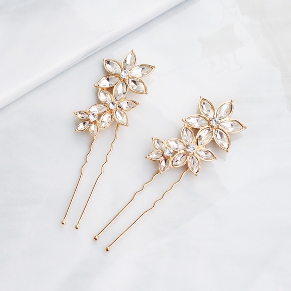 **PRISCILLA* 2-Pc Gold Rhinestone Flower Hair Clip - Picture 3 of 6